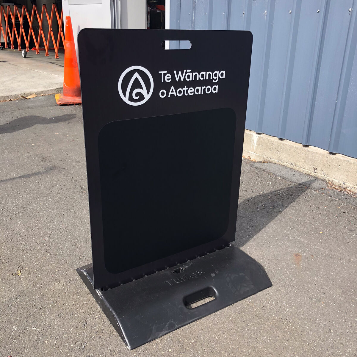 Rubber Base Pavement Sign